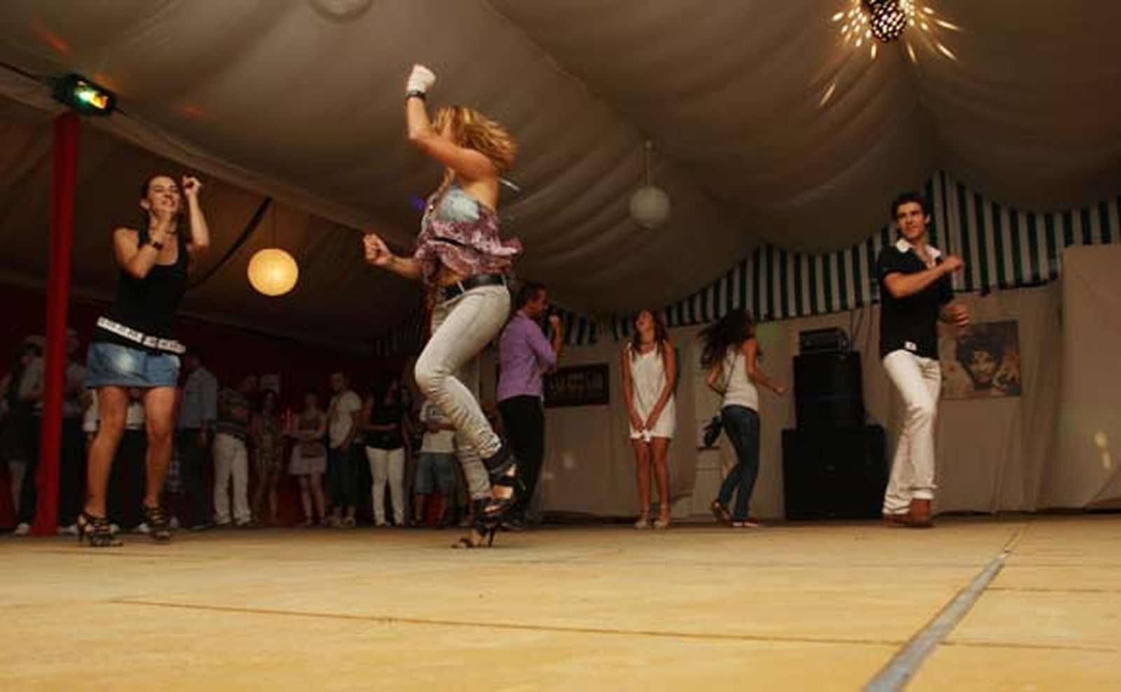 El Real estuvo al completo durante toda la jornada de feria

Foto: Paco Guerrero