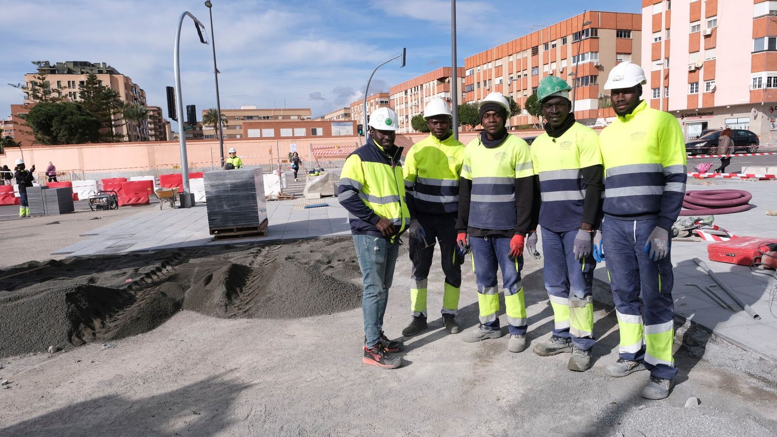 Algunos de los trabajadores de Adama Faye en Almería.