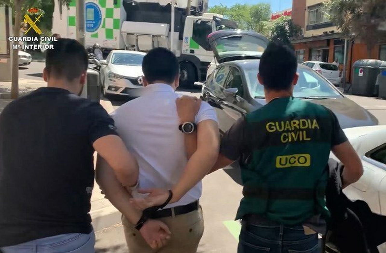Momento de la detención del ciberdelincuente más buscado de España en Madrid.