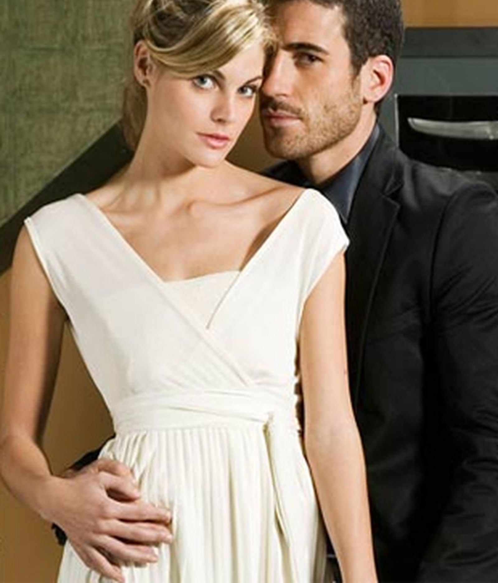 Amaia Salamanca y Miguel Ángel Silvestre, los protagonistas de la serie.