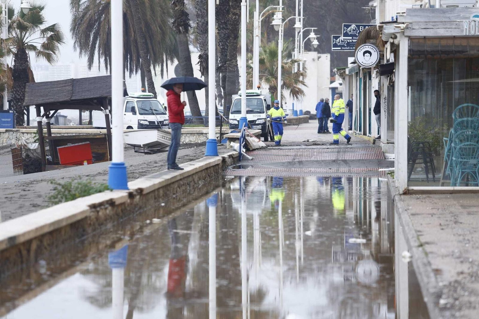 Fotos: Así está la playa de Pedregalejo, en Málaga, tras los efectos del oleaje