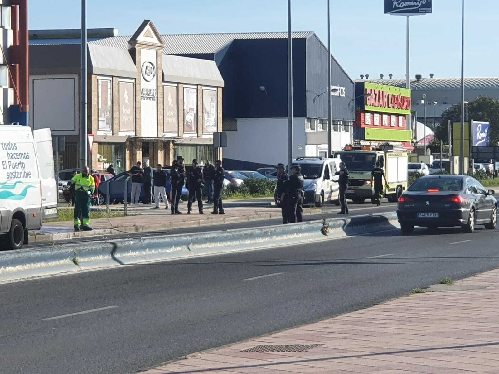 Efectivos de las fuerzas de seguridad, en la zona del accidente.