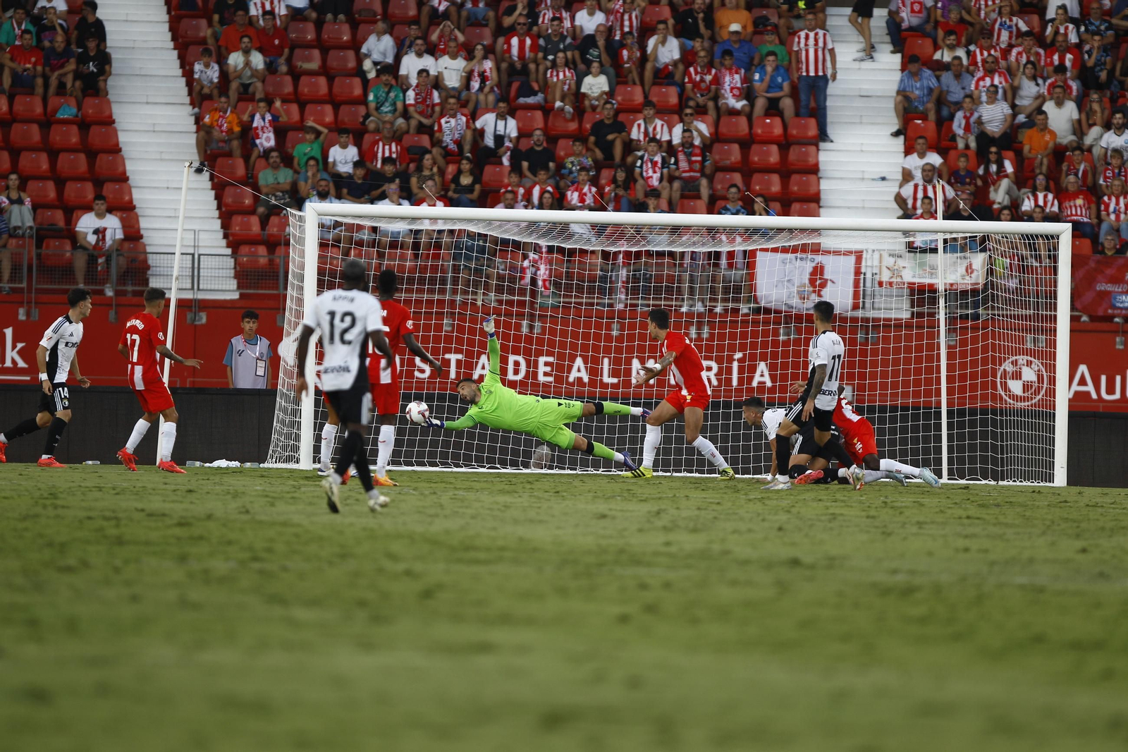 La victoria de la U.D. Almería ante el Real Burgos, en imágenes