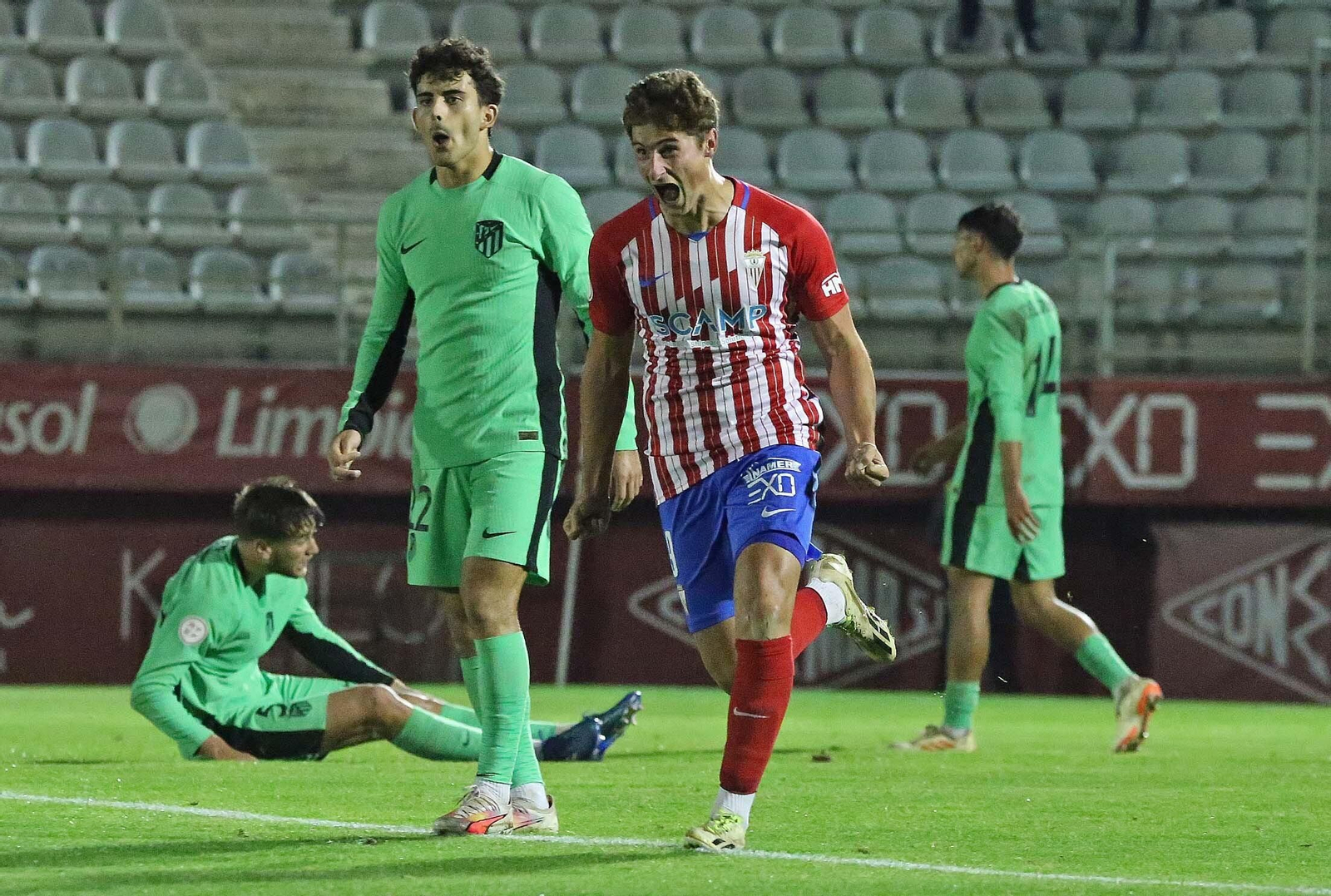 Las mejores fotos del Algeciras - Atlético de Madrid B
