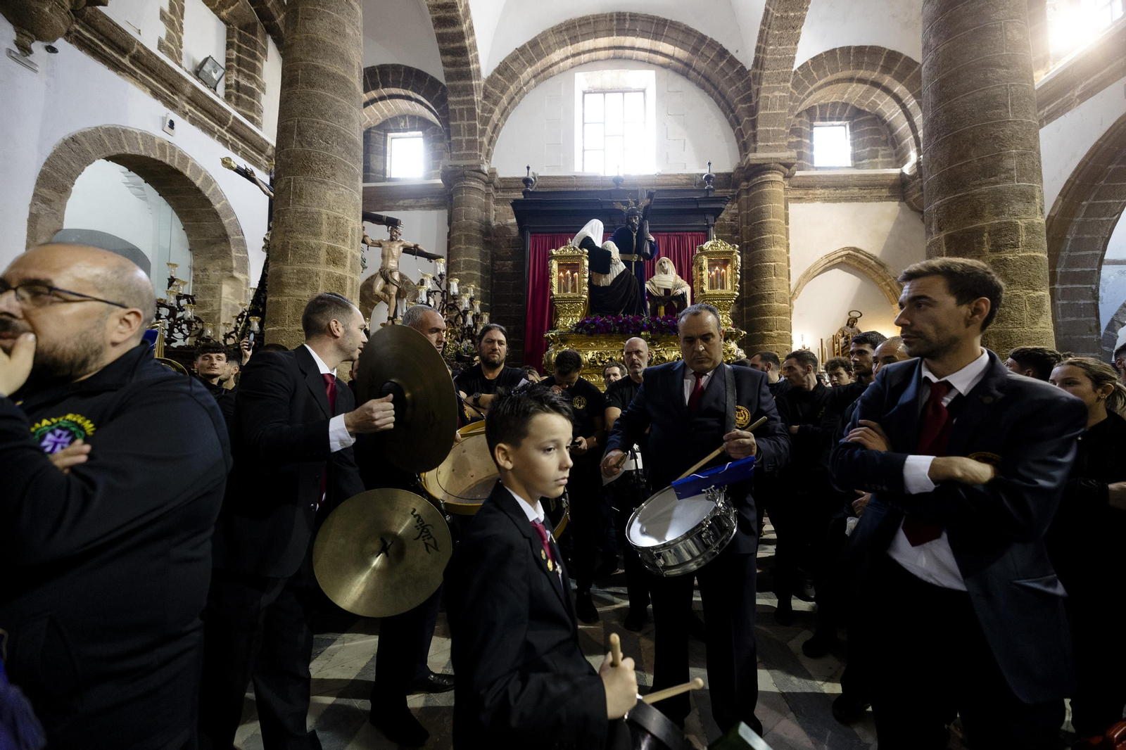 Las imágenes de la cofradía de Sanidad este Martes Santo en la Semana Santa de Cádiz de 2024