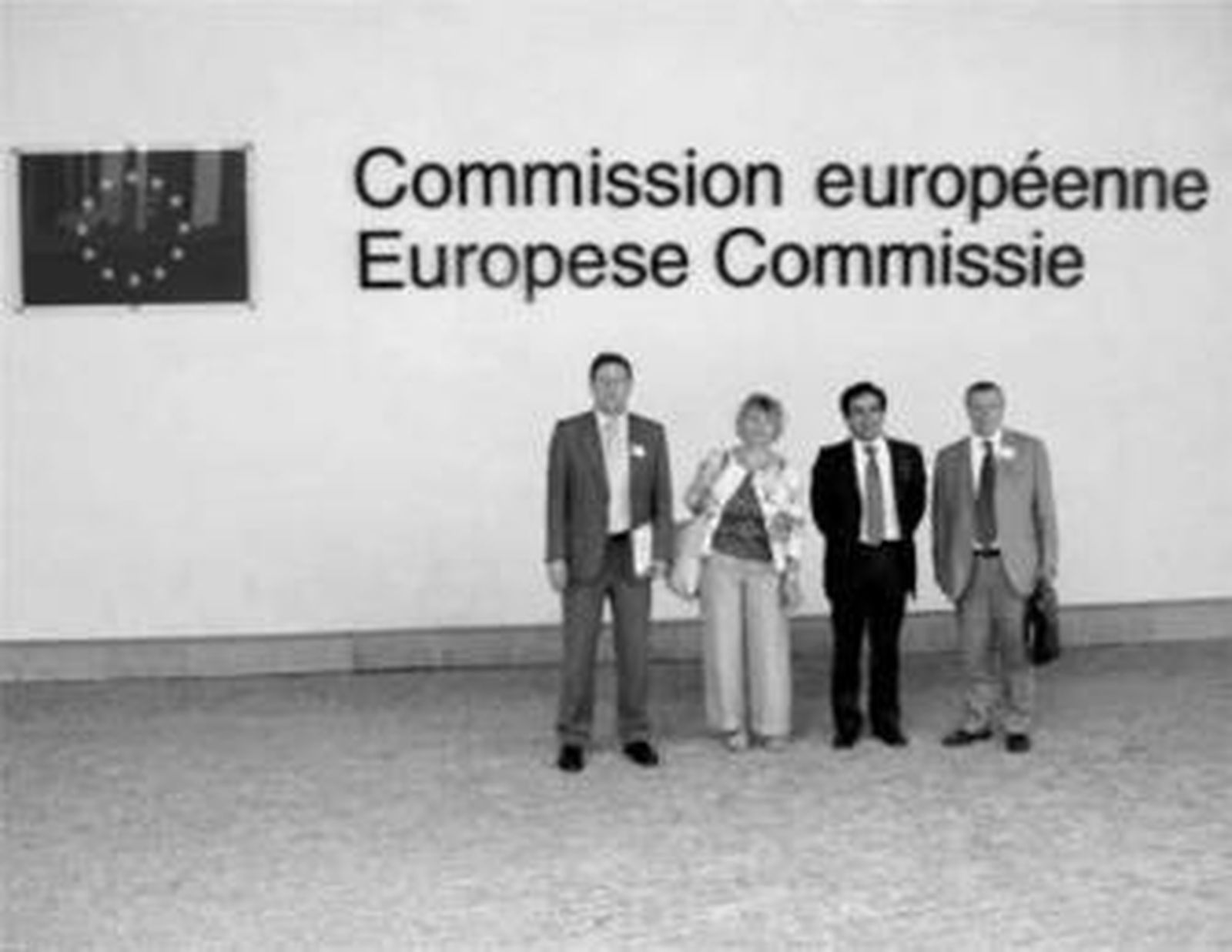 Carmelo Romero (i), en la sede de la Comisión Europea en Bruselas.