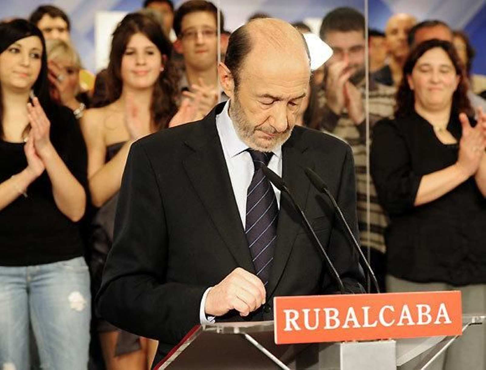 Rubalcaba asume la derrota y promete trabajo duro desde la oposición