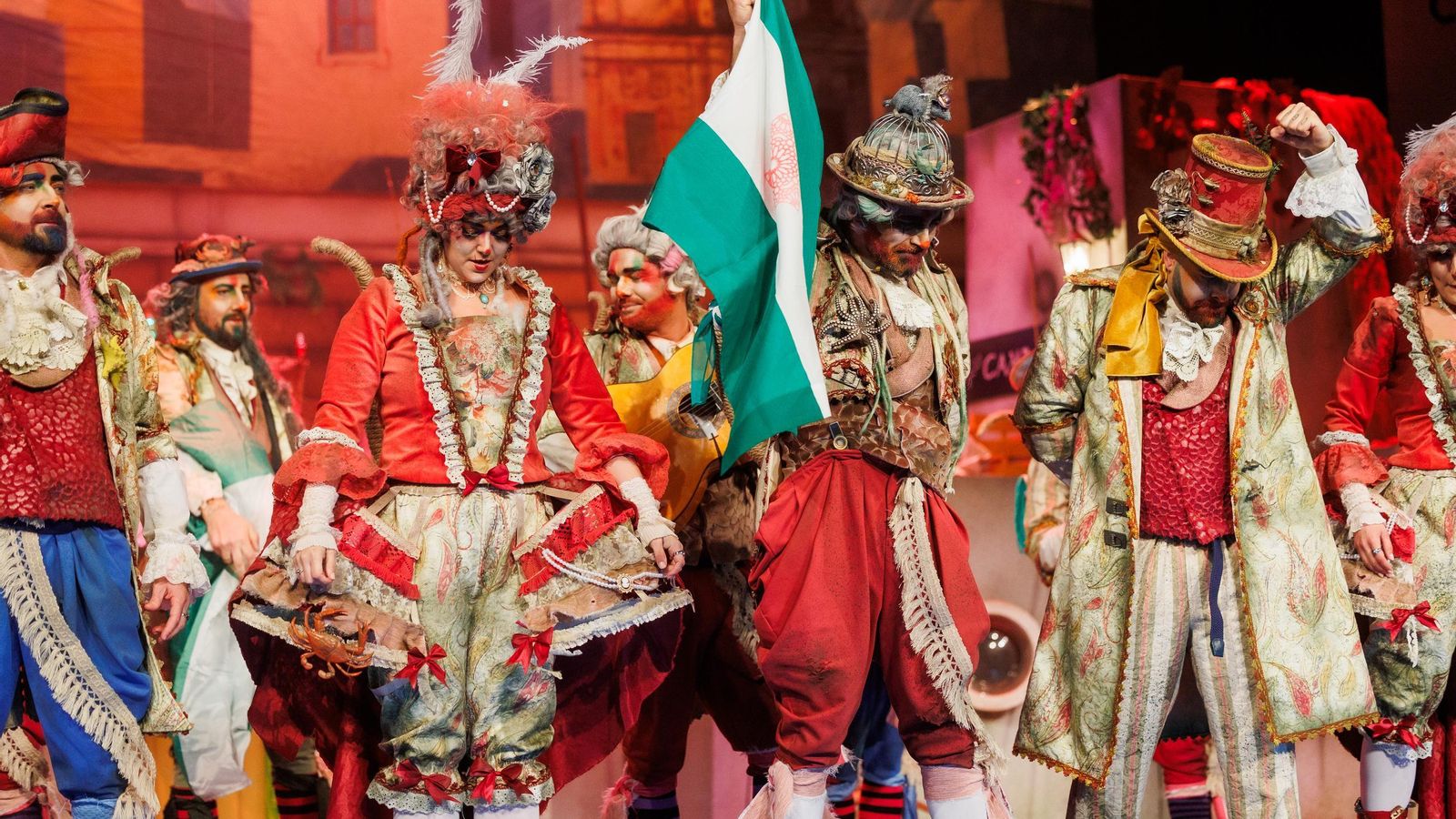 Búscate entre las mejores imágenes de la final del COAC 2025 del Carnaval de Cádiz