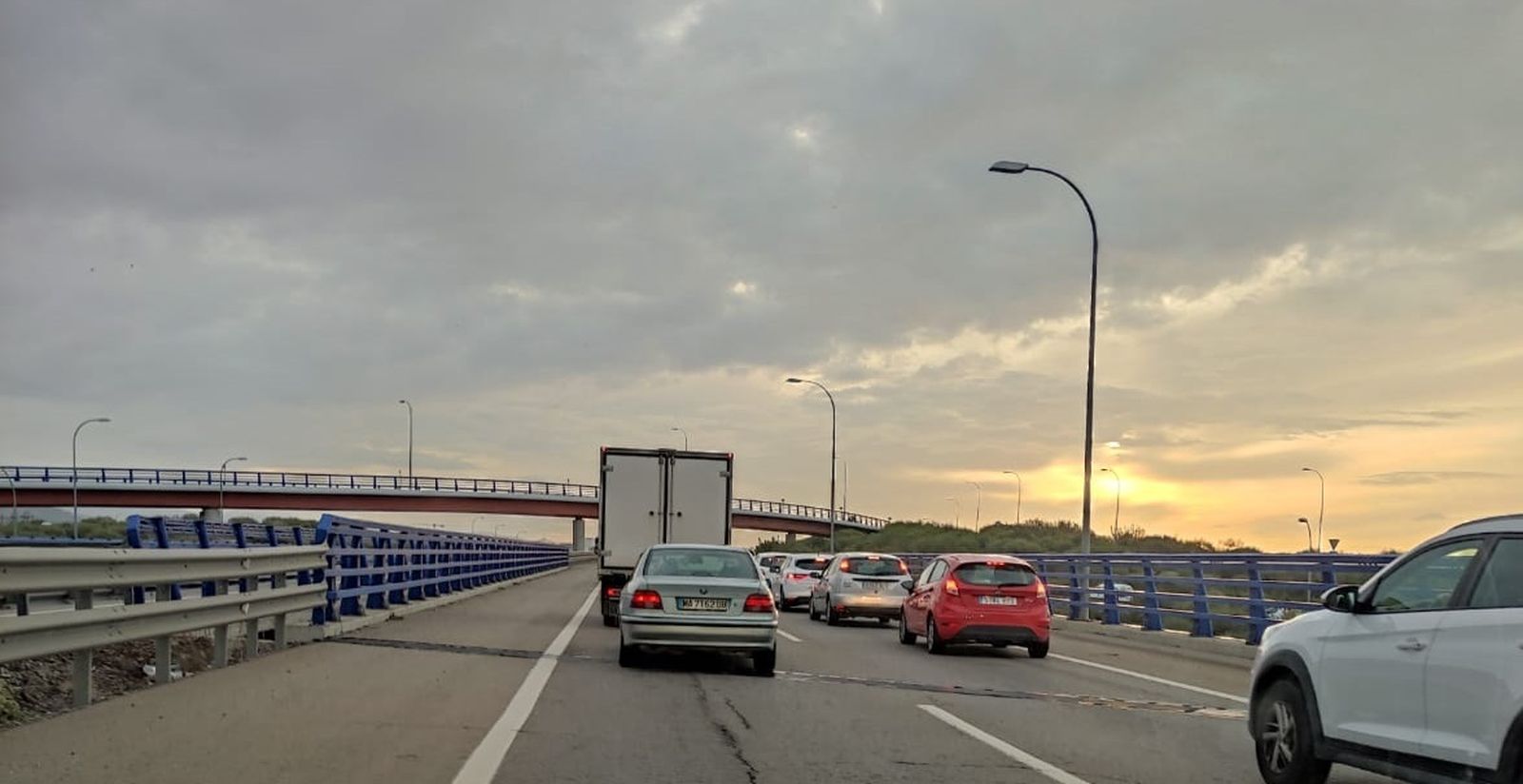 Retenciones por un accidente múltiple en la A-357