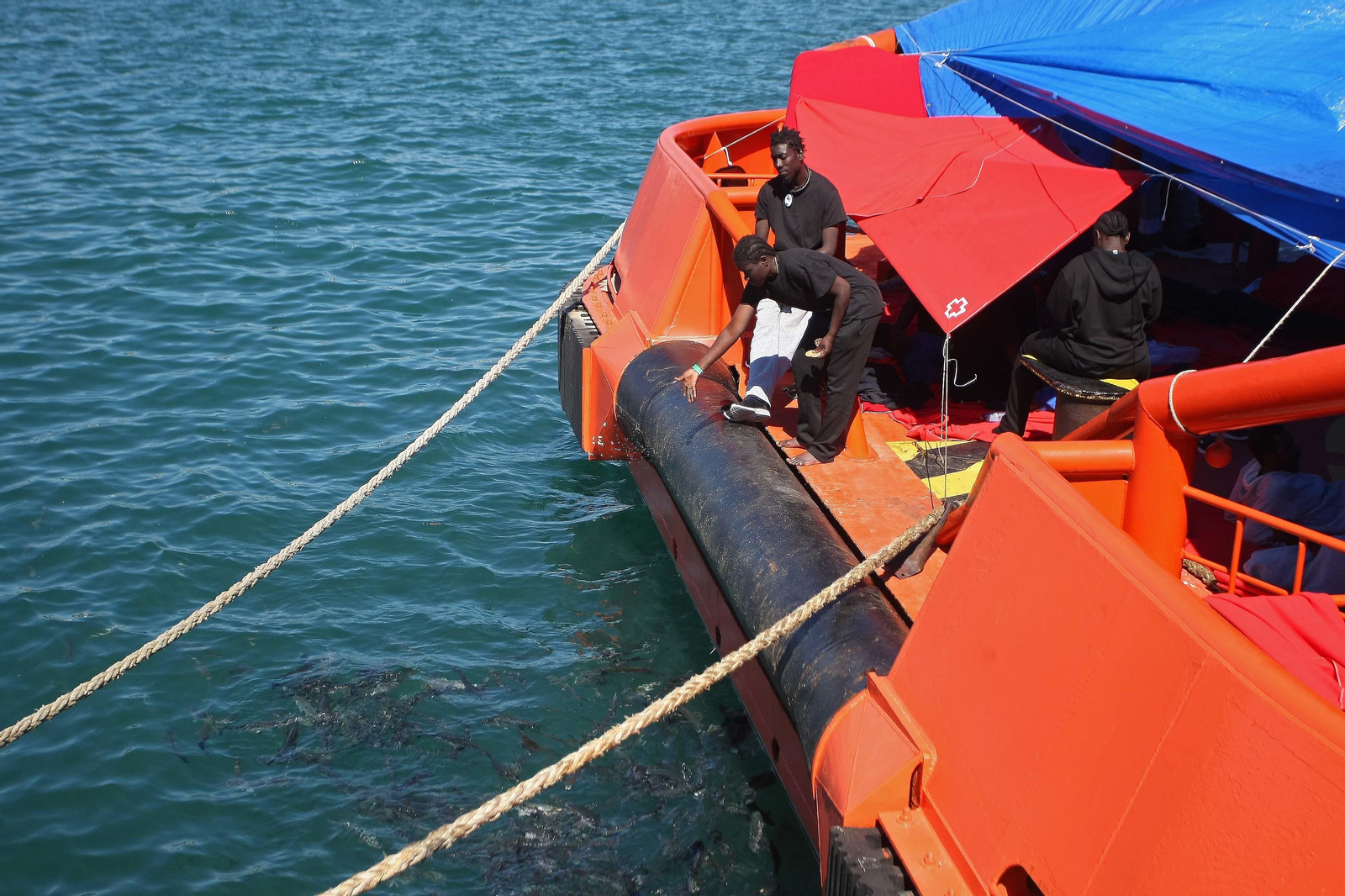 Cientos de migrantes esperan destino acogidos en el Campo de Gibraltar