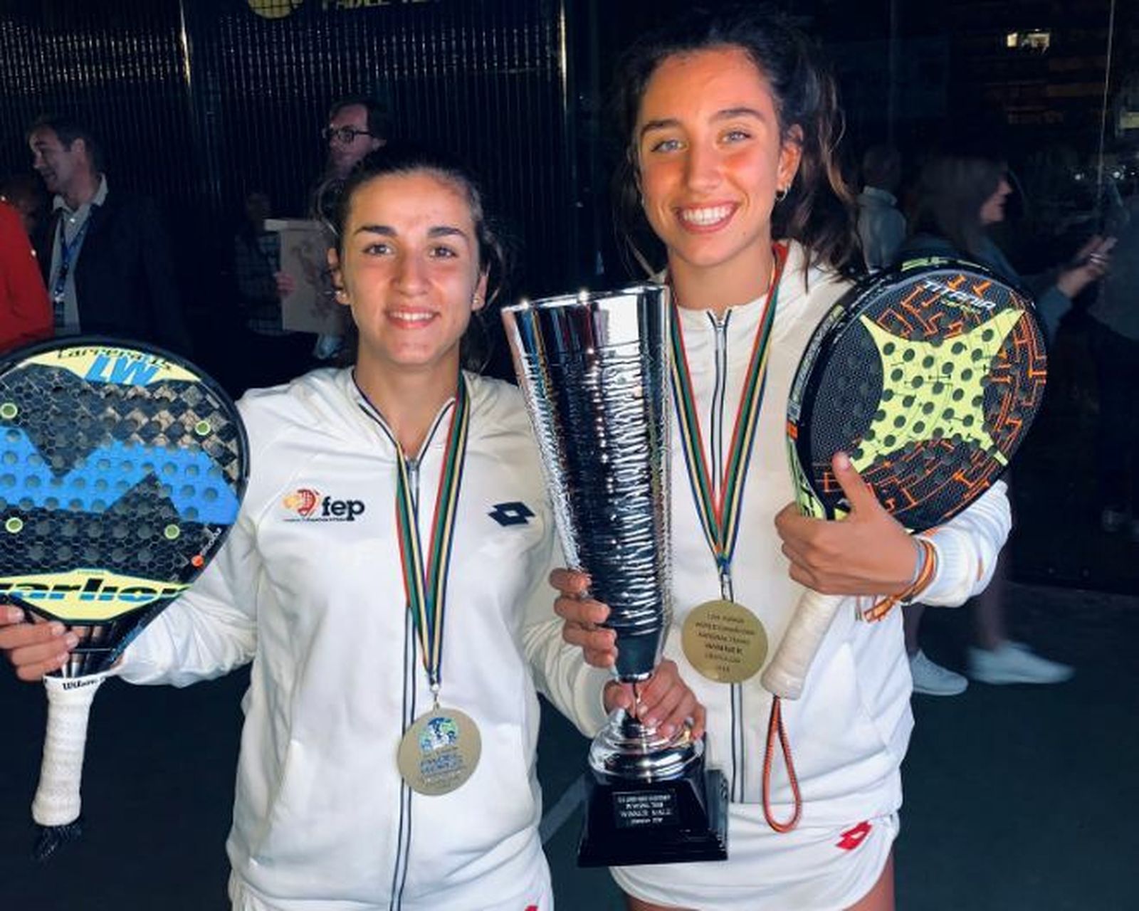Bea González y Beatriz Caldera, en el Mundial de Menores.