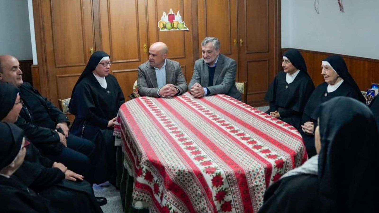 Reunión con las Siervas de María.