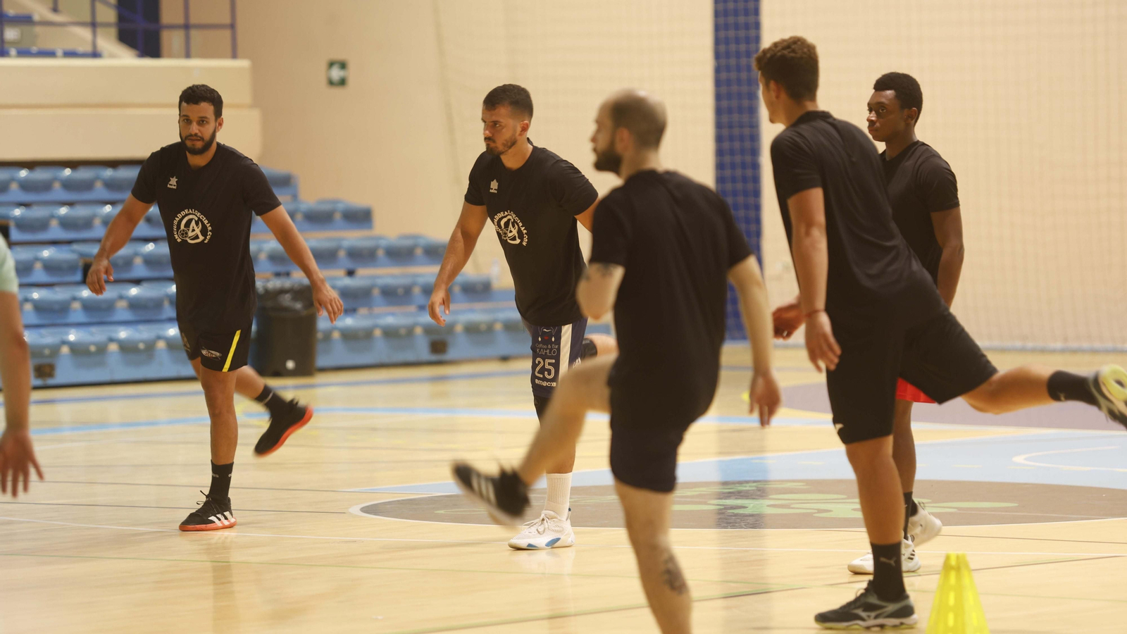 El primer entrenamiento de Ronaldo Carrasco y Sebas Restrepo con el BM Ciudad de Algeciras