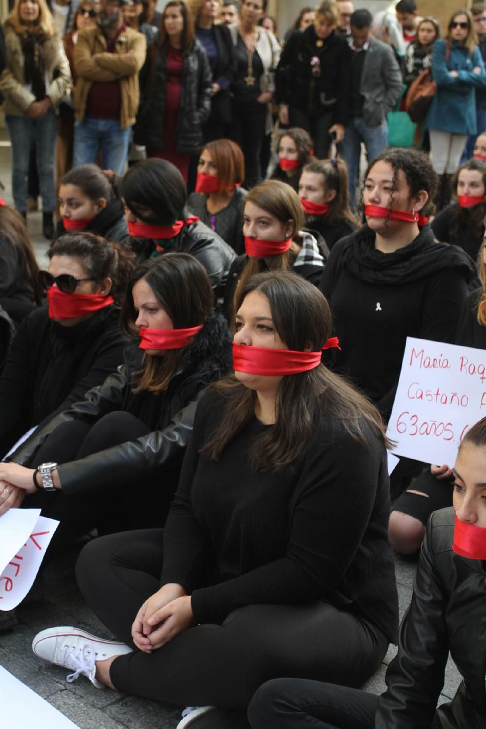 Lectura de manifiesto de violencia contra la mujer