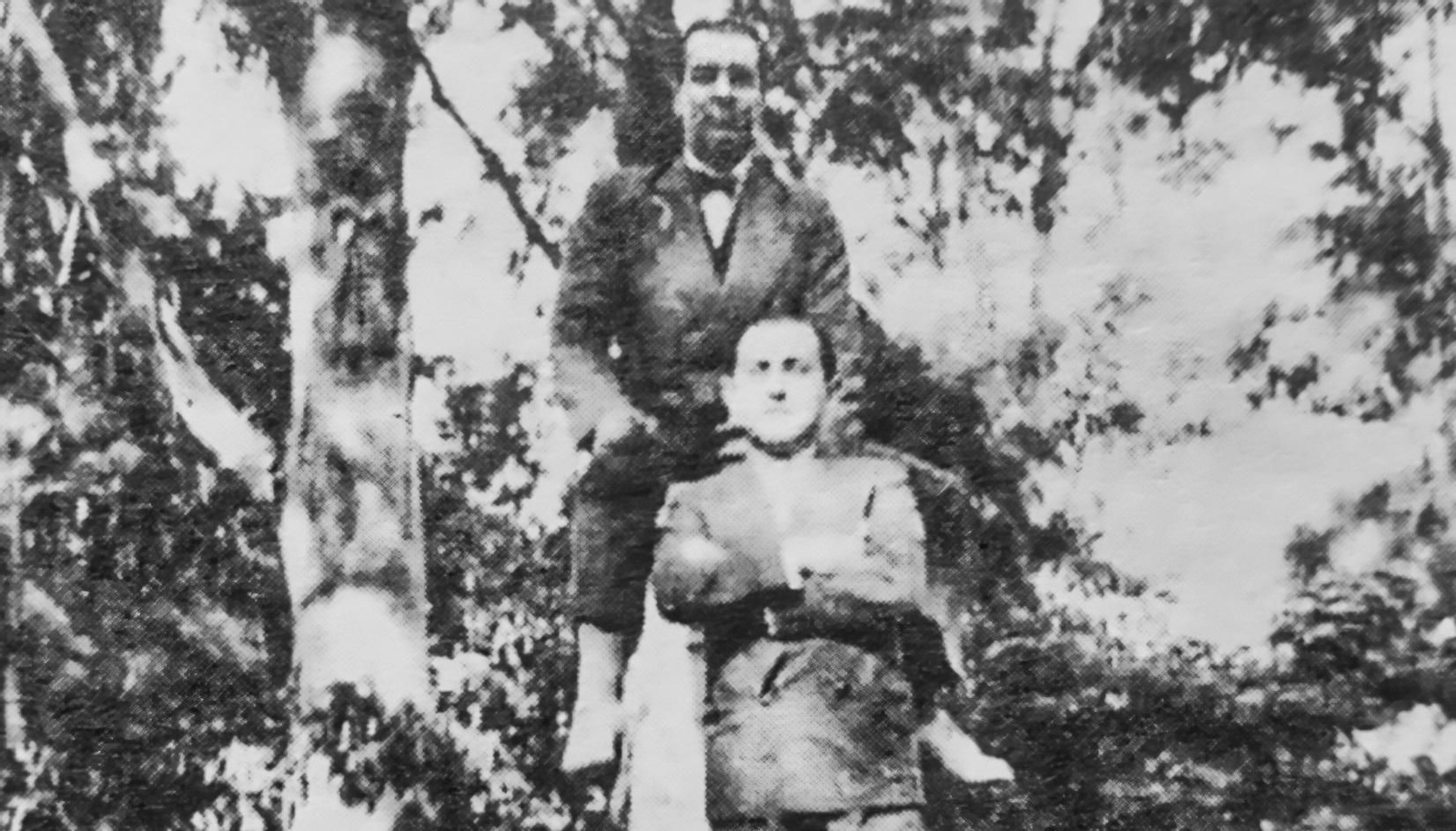Guillermo de Torre y Borges en Adrogué, 1929. Guillermo de Torre y Borges en Adrogué, 1929.