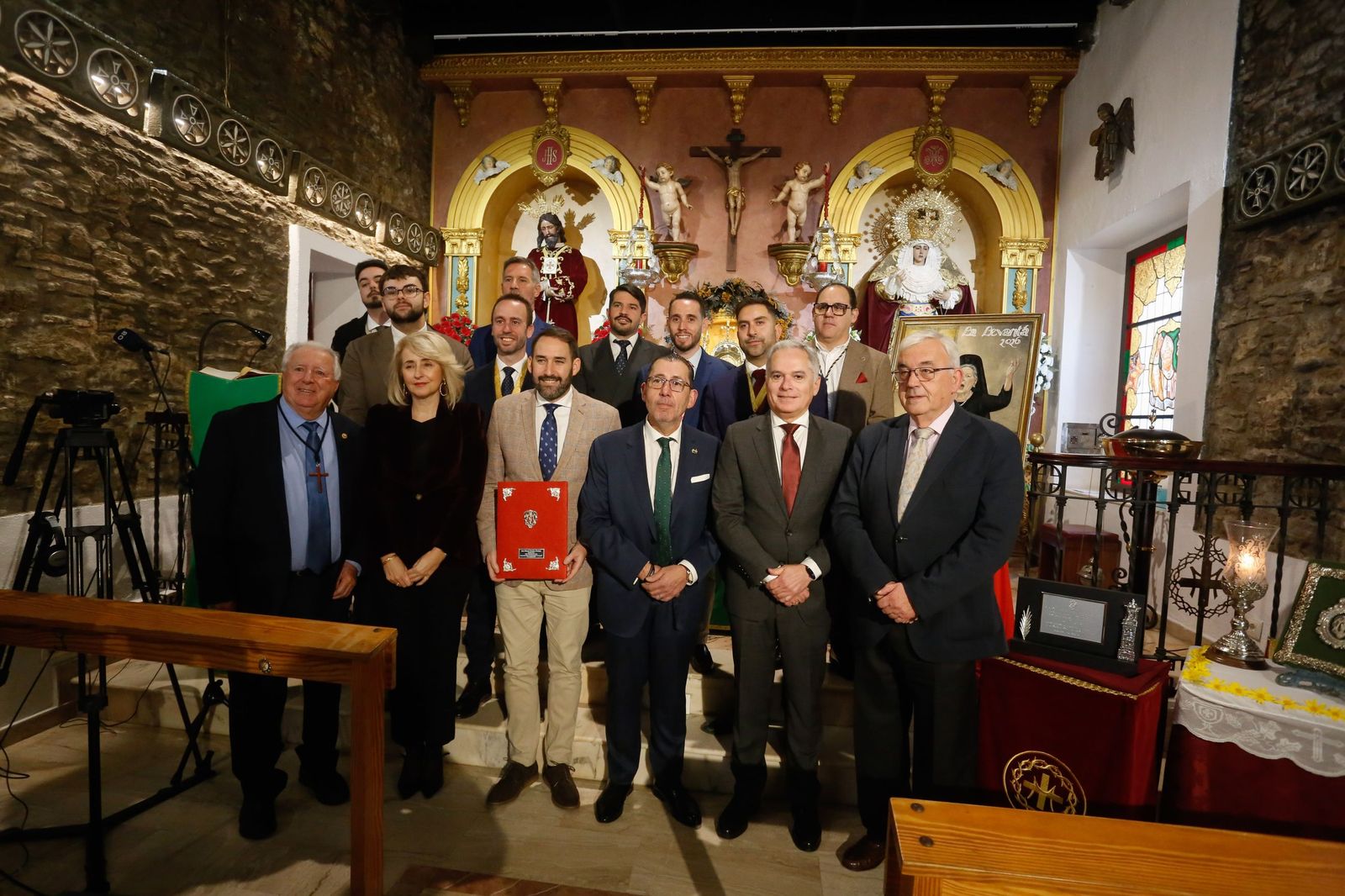 Las fotografías de la presentación del cartel de Valentín Rivera para la tertulia cofrade La Levantá