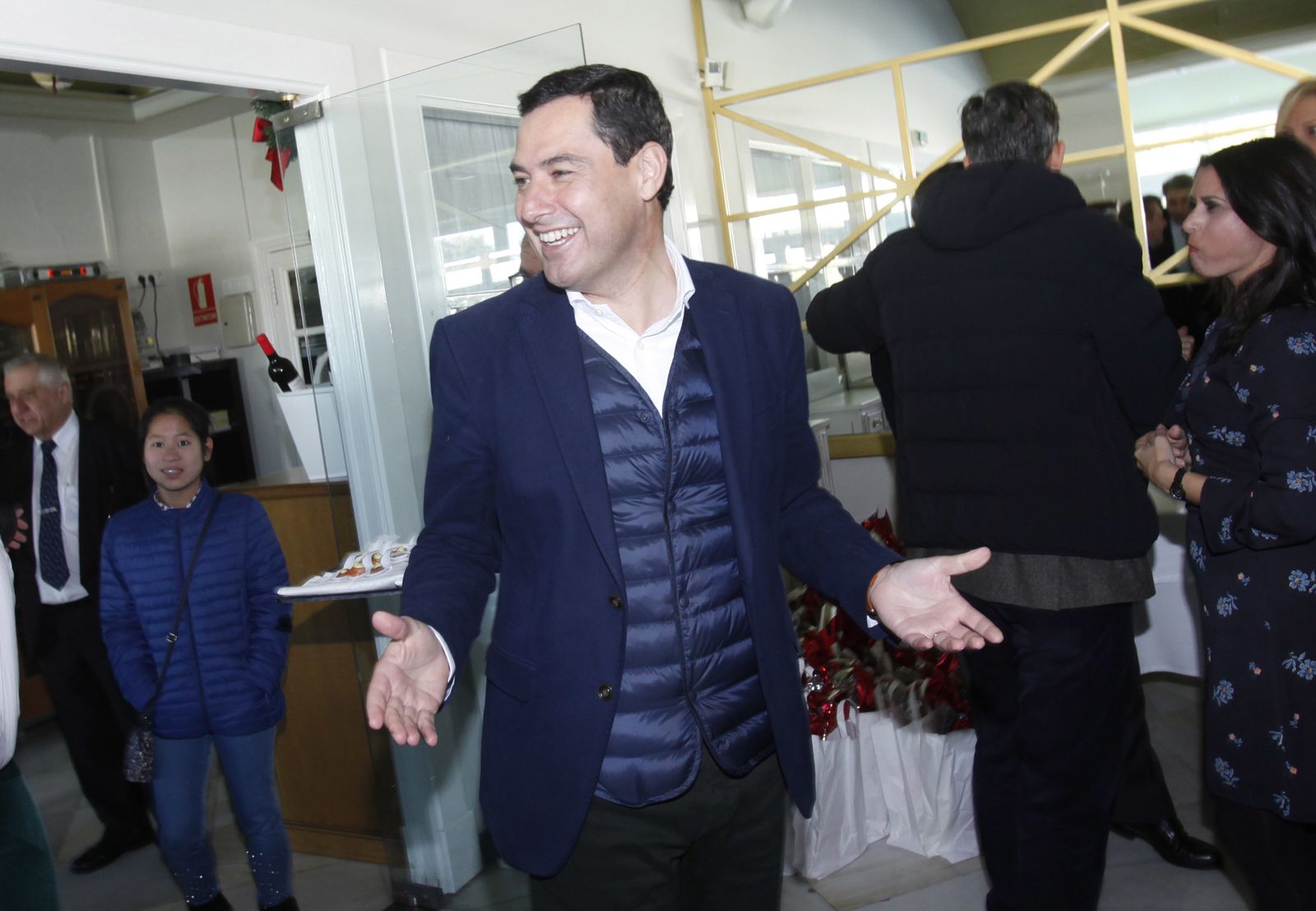 Juan Manuel Moreno Bonilla, en la copa de Navidad del PP andaluz