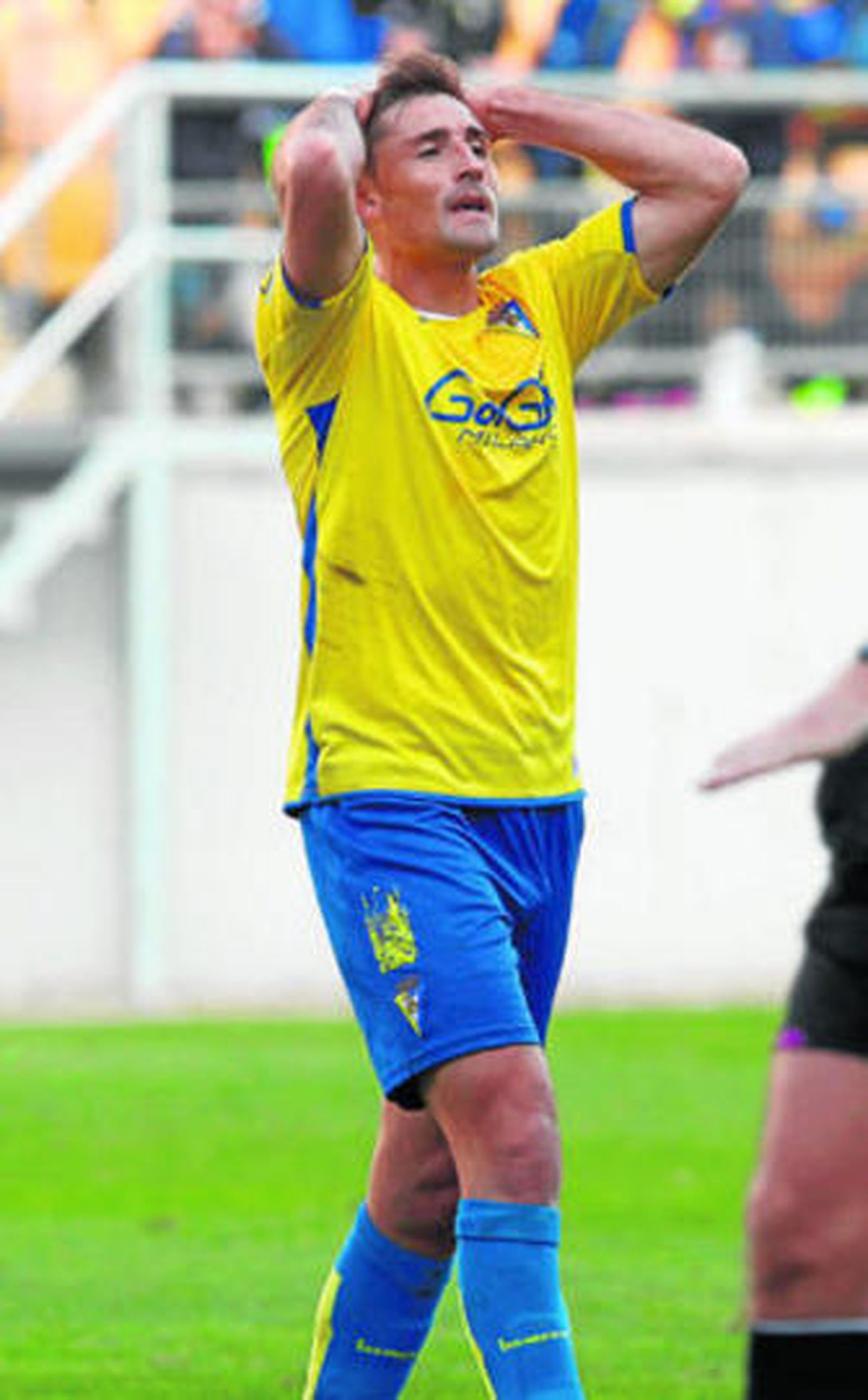 Belencoso se lleva las manos a la cabeza después de fallar una ocasión de gol en un partido de la pasada Liga.