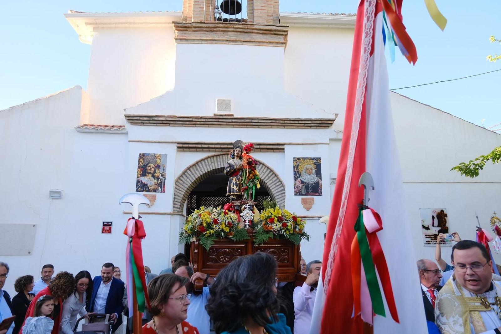 Las ancestrales danzas de San Isidro en Fuente-Tójar, en imágenes