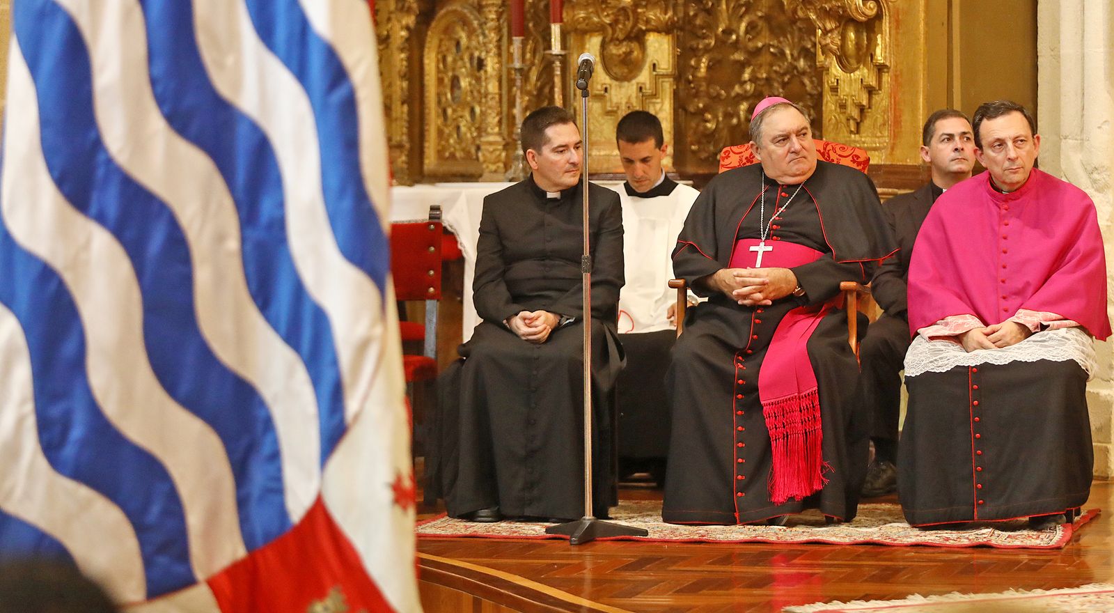 Imágenes del tradicional traslado del 'Pendón'