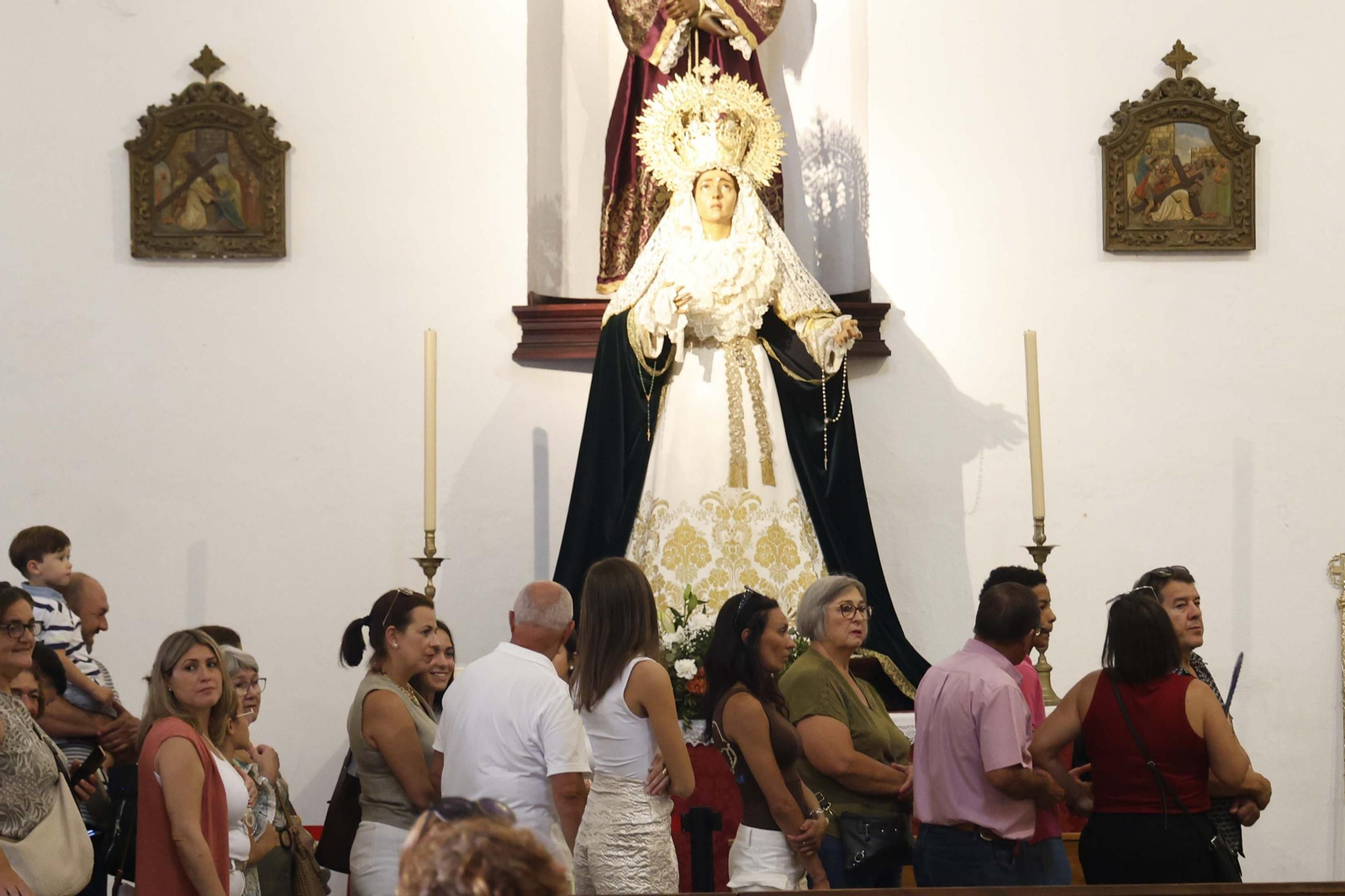 Las fotos del paso bajo el manto de la Virgen de la Luz de Tarifa