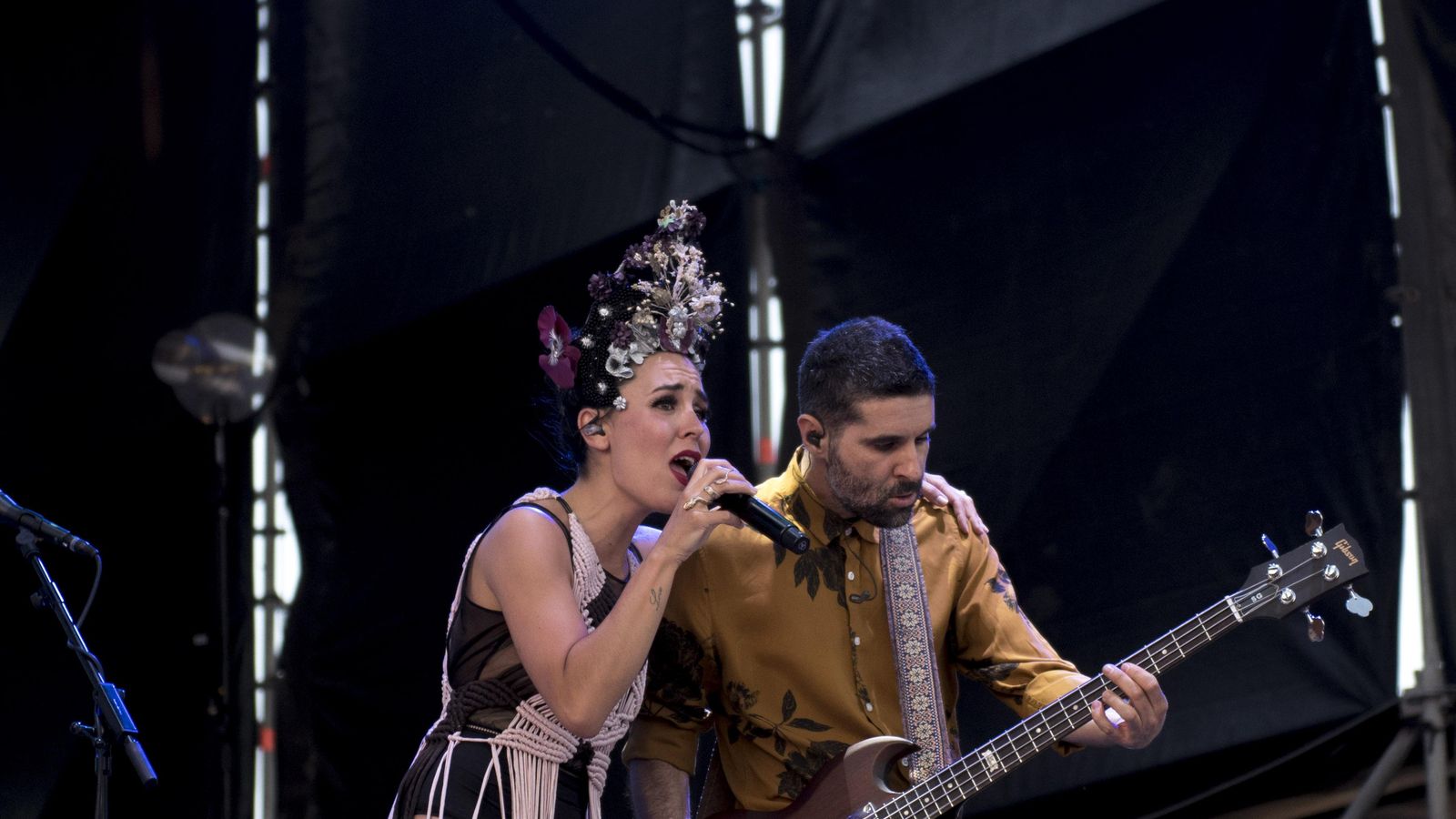 Fuel Fandago, el dúo formado por el productor Nita y Ale Costa, animaron la tarde del Bull.