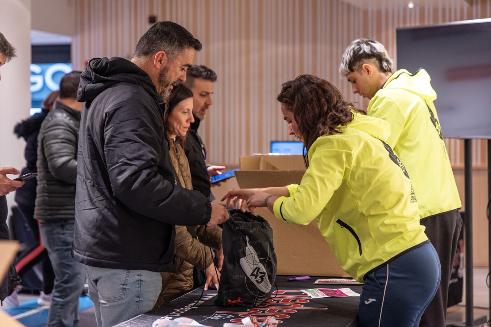 El pistoletazo de salida de la recogida de dorsales de la Carrera de San Antón 2026