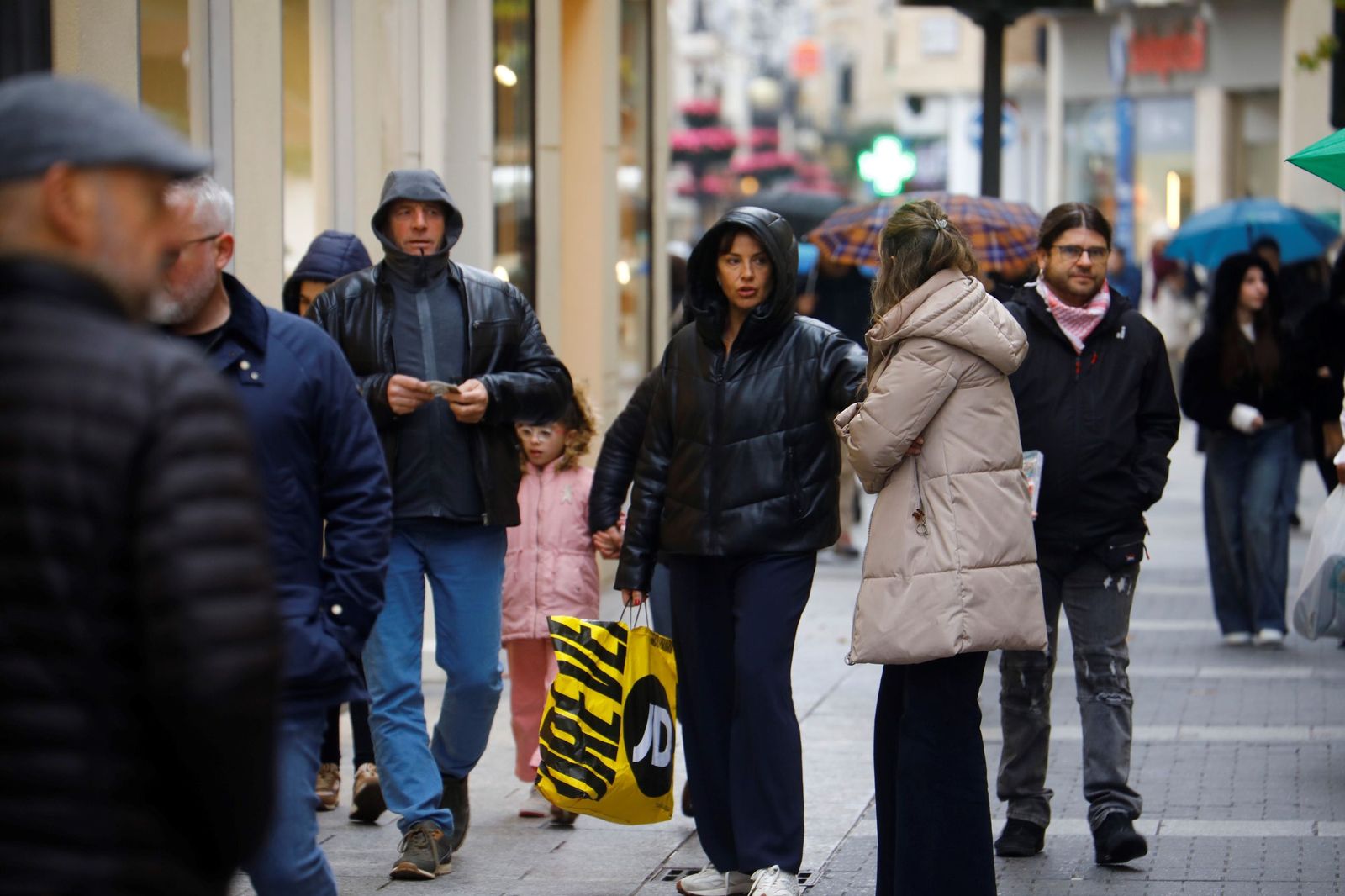 Los cordobeses ultiman las compras de Navidad, en imágenes