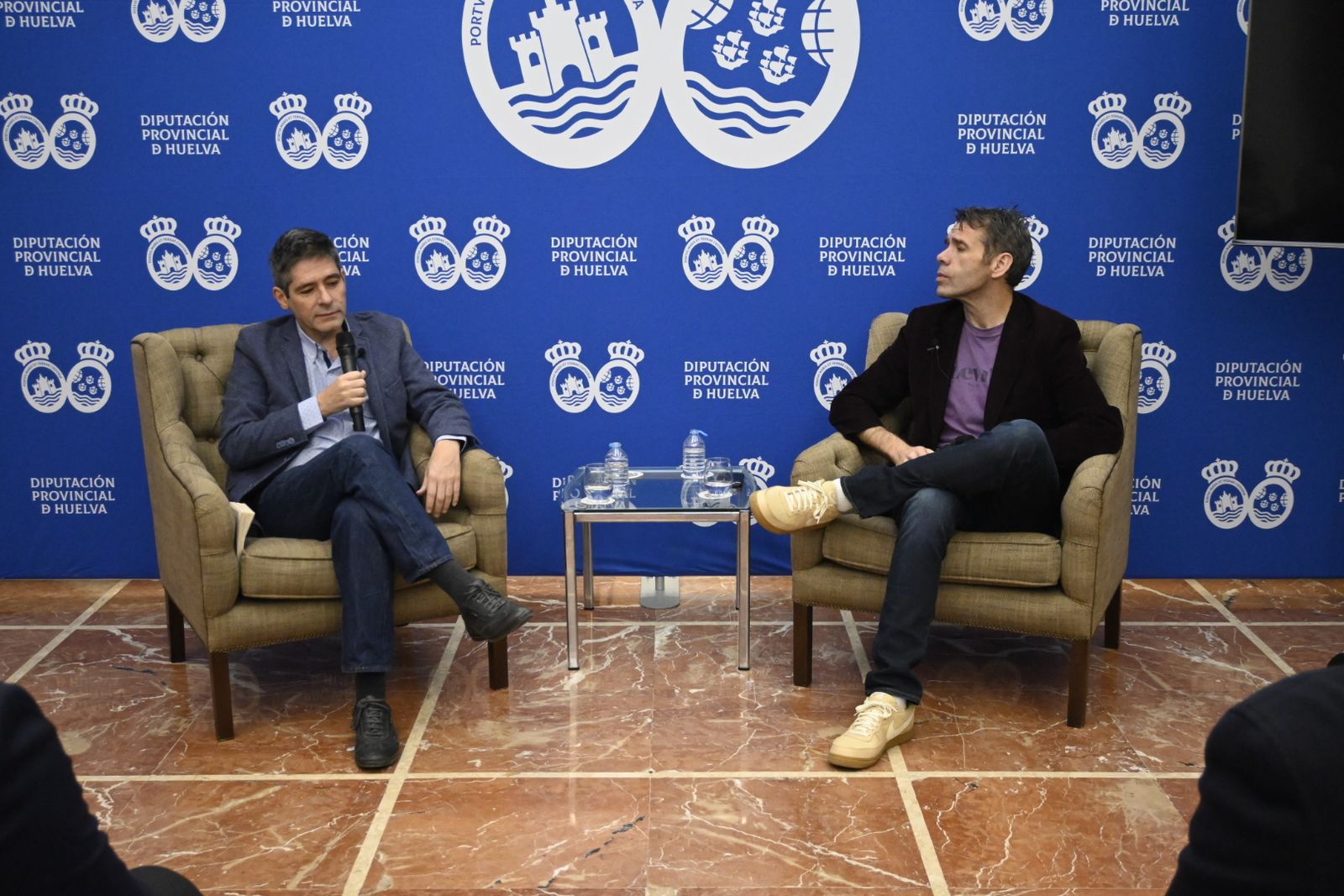 El periodista Rubén Amón presenta su libro `Tenemos que hablar' en imágenes