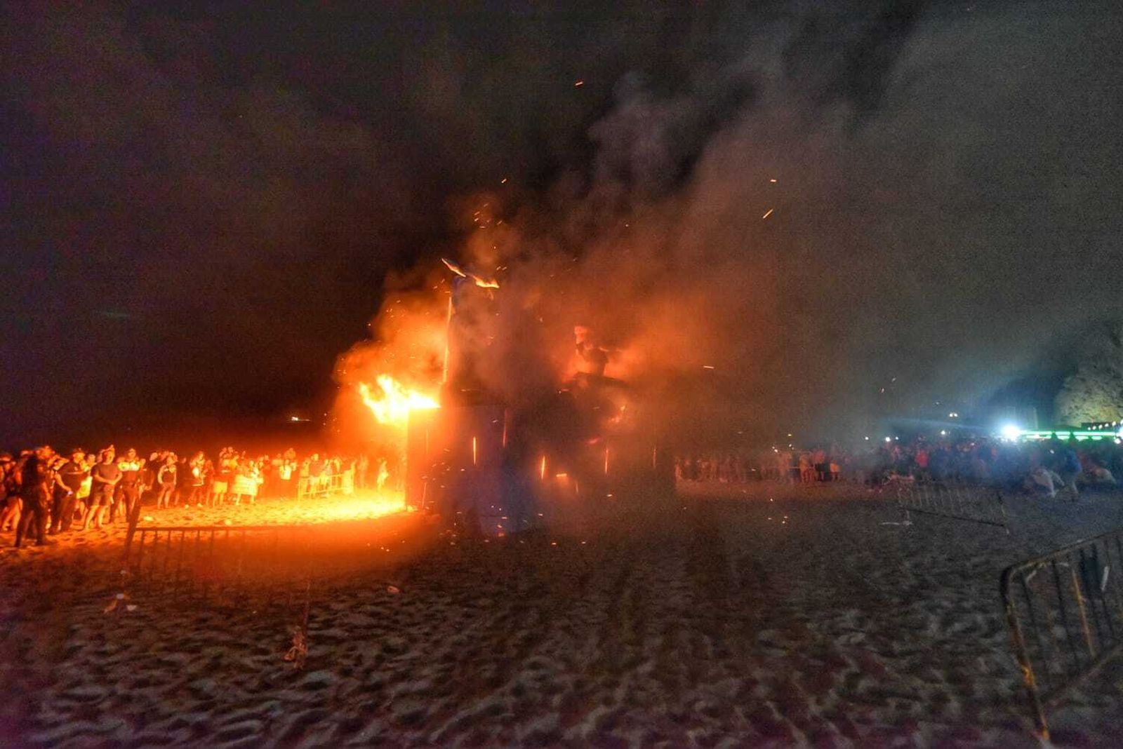 Las fotos de la noche de San Juan en La Línea