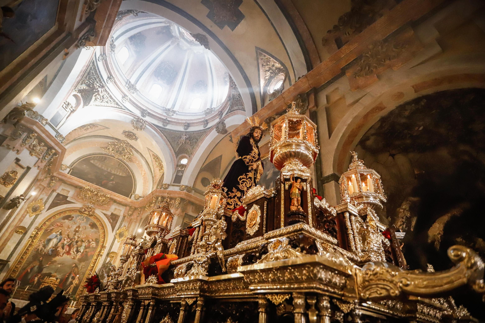 Crónica gráfica del Lunes Santo en Granada