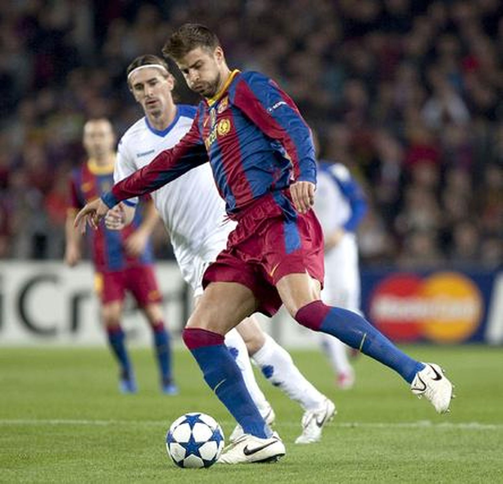 El Barcelona supera al Copenhague en el Camp Nou. / EFE