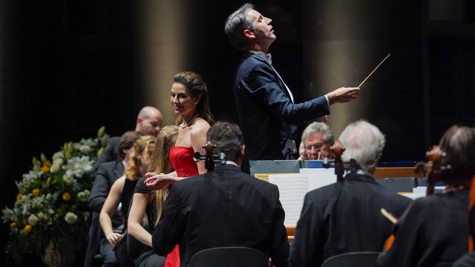 La soprano Chen Reiss y la ROSS dirigida por su titular, el onubense Lucas Macías.