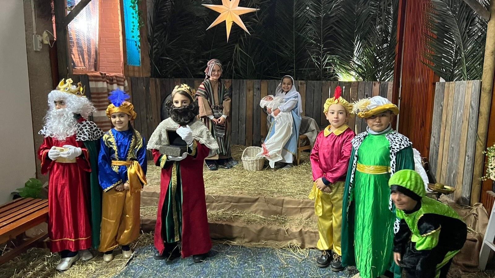 Primer premio para el belén viviente del colegio de las Carmelitas en San Fernando.