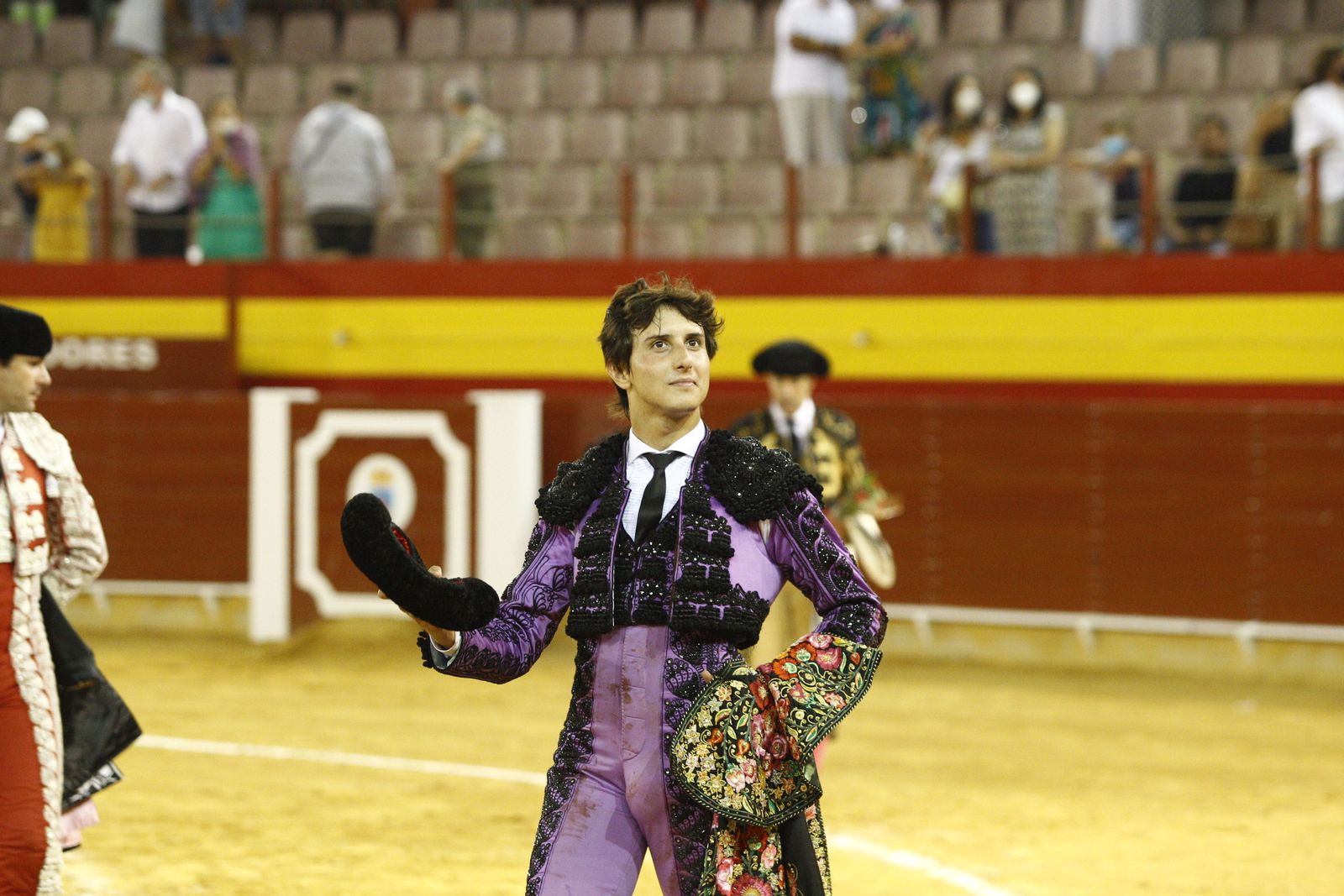 Fotogalería corrida de toros. Cayetano Rivera, Paco Ureña y Roca Rey. Roquetas de Mar.