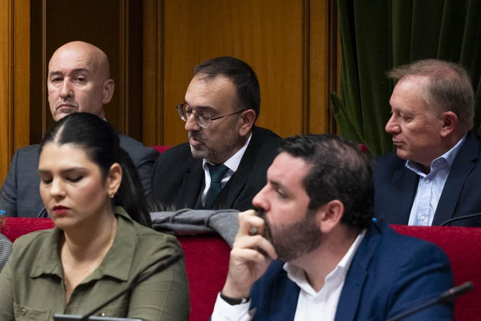 Las imágenes del primer pleno en Diputación sin Javier Aureliano García