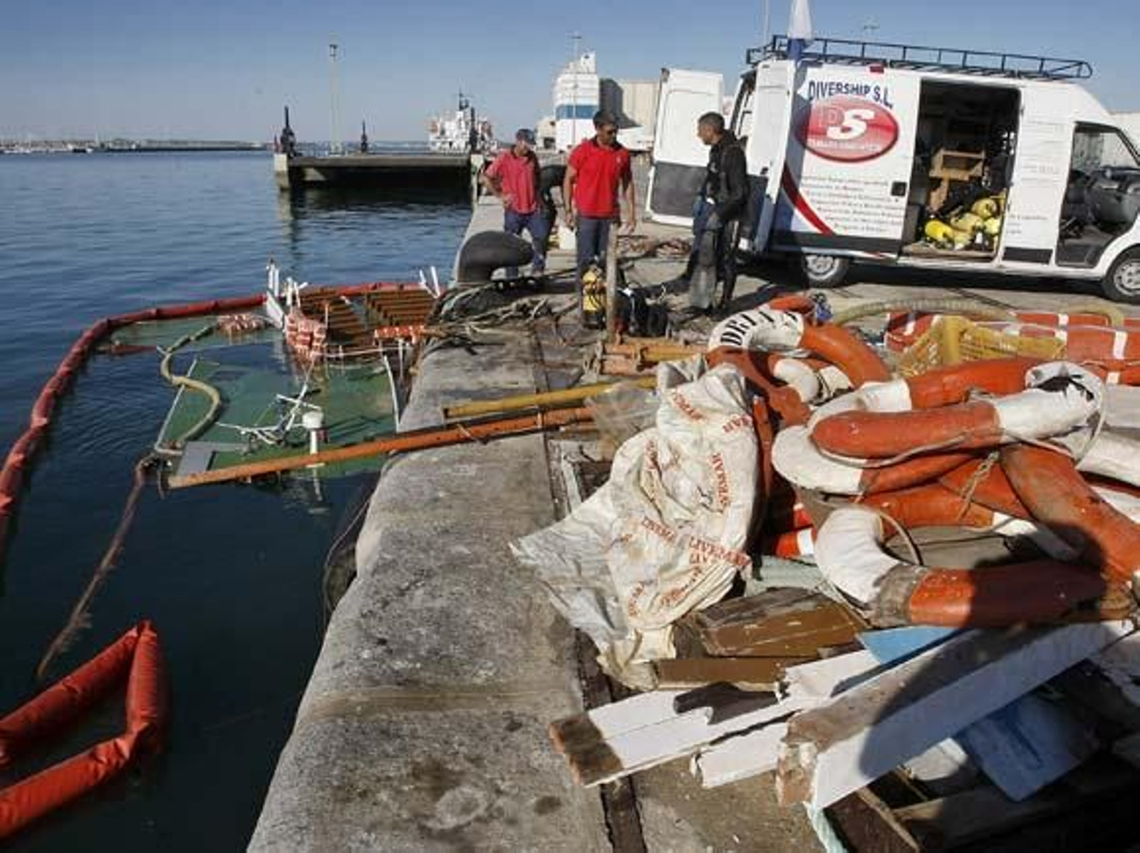 La Autoridad Portuaria recibe el plan de reflotamiento del Vaporcito