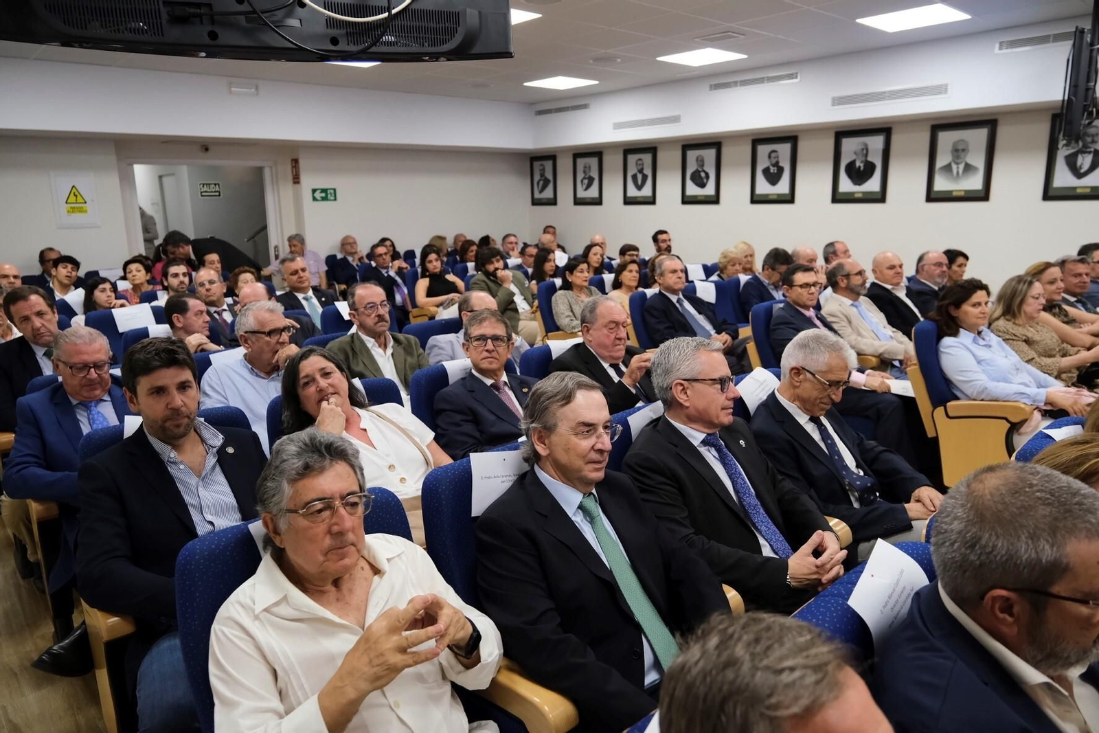 La toma de posesión de la nueva junta directiva del Colegio de Veterinarios de Córdoba, en imágenes