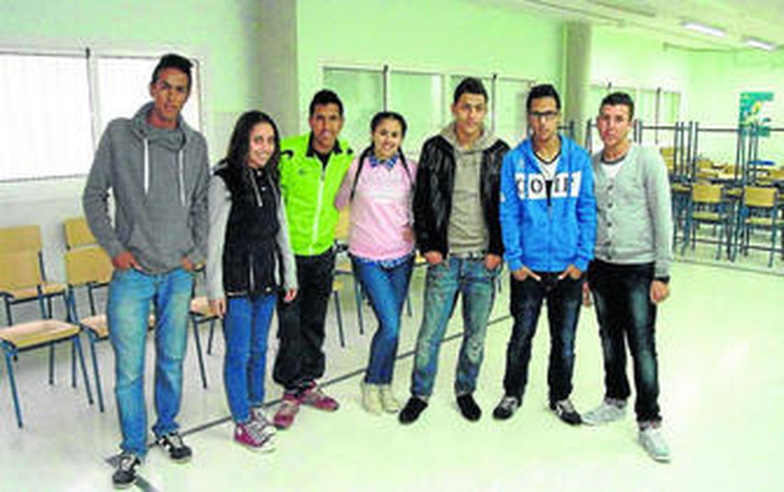 Parte del elenco de actores que ensayan en el IES Río Andarax para representar una obra de teatro en los próximos meses.