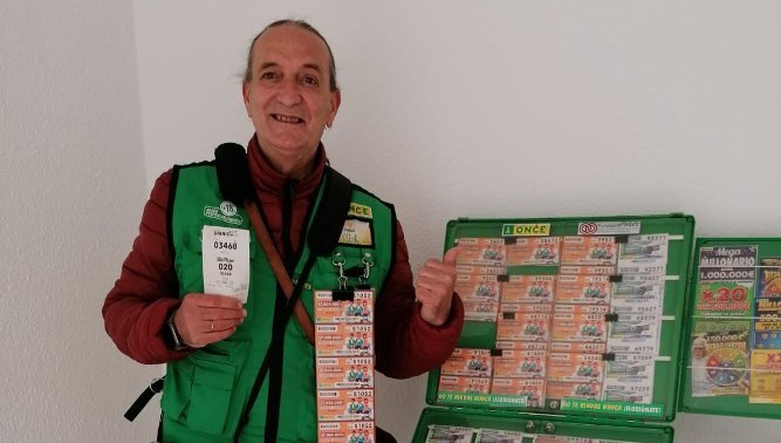 Jesús Reyes, vendedor de la ONCE que ha dejado otro premio millonario en Barbate.