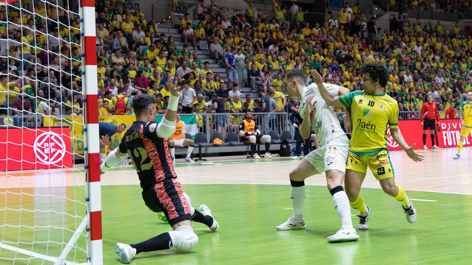Nem dice adiós a Jaén tras dos temporadas de amarillo.