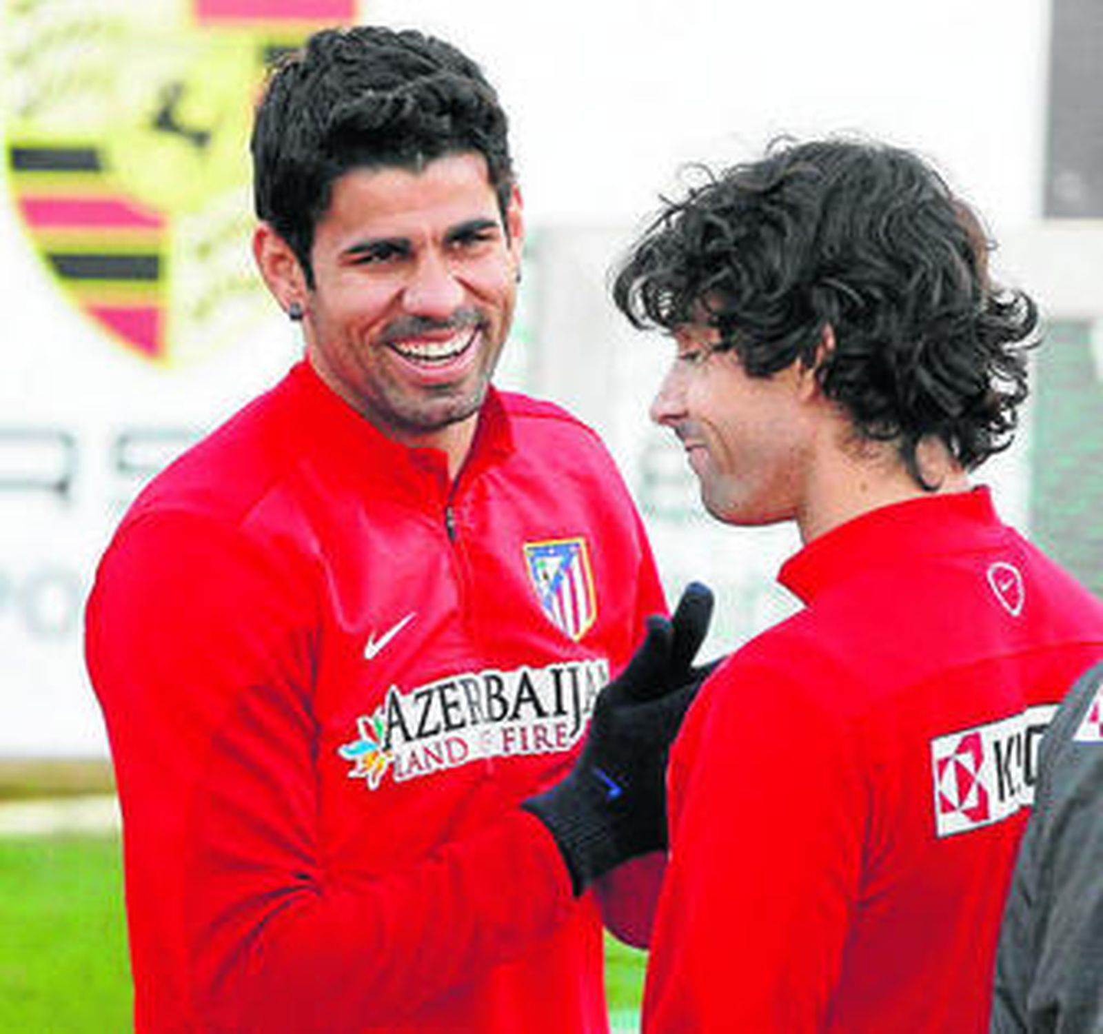 Diego Costa, ayer junto al portugués Tiago.