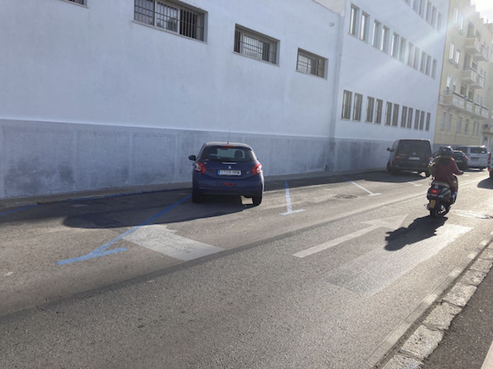 Así son los complicados accesos a los colegios de Cádiz