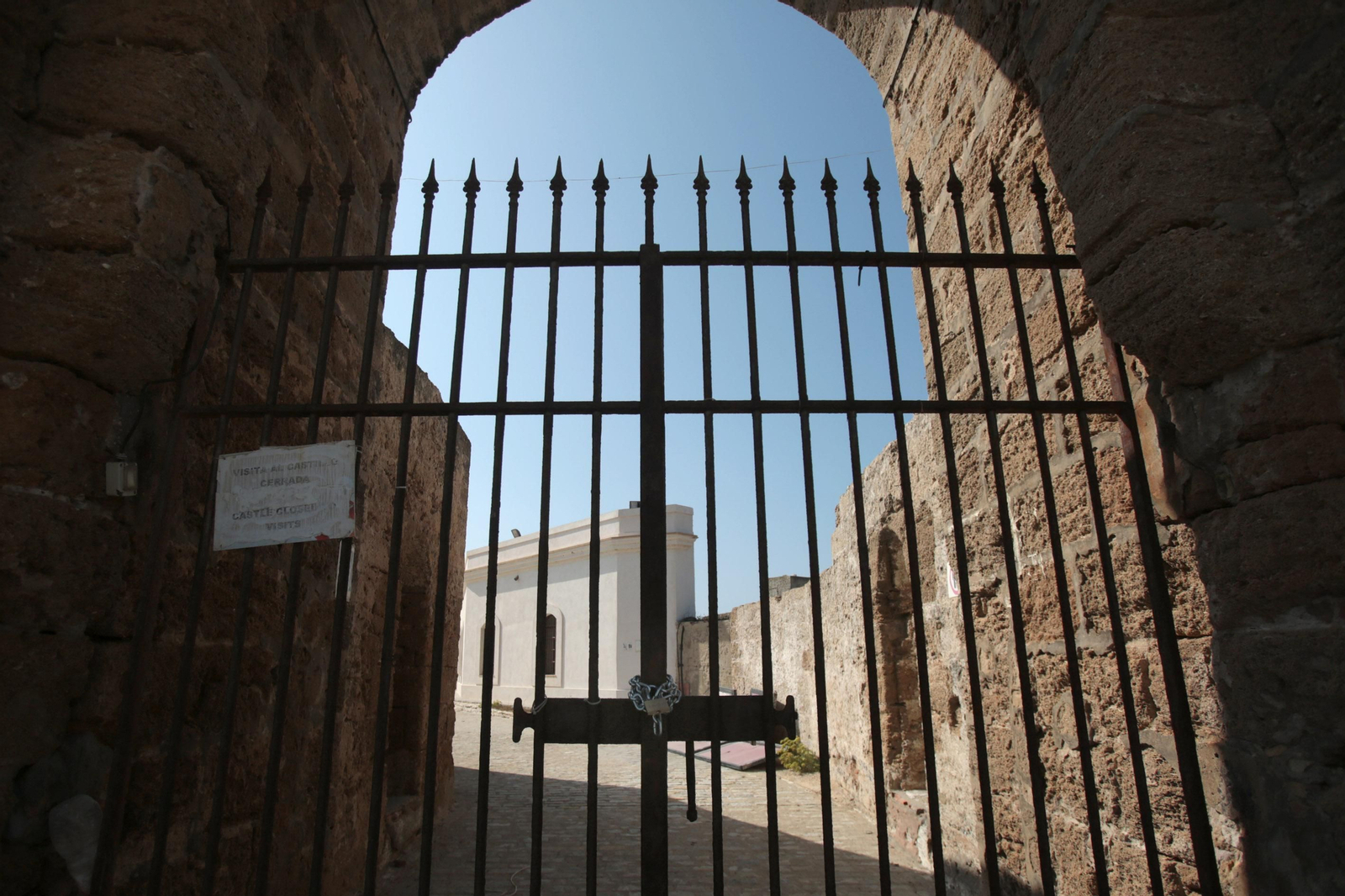 Seis monumentos de referencia en Cádiz que están en peligro