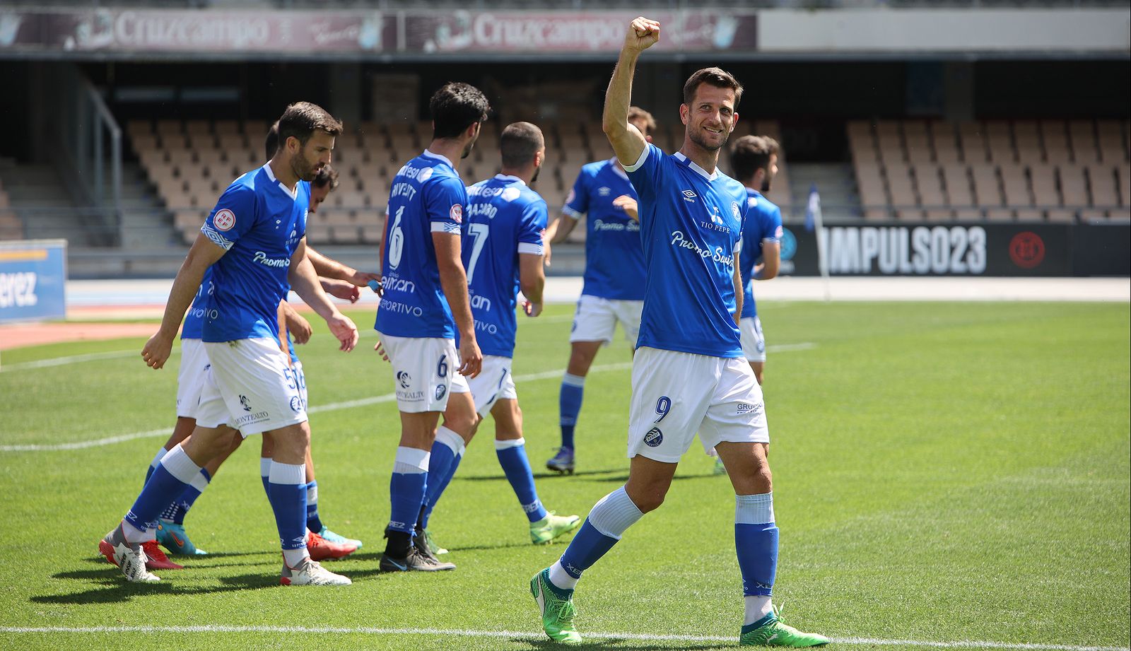 Máyor celebra su gol en Chapín al Tamaraceite.