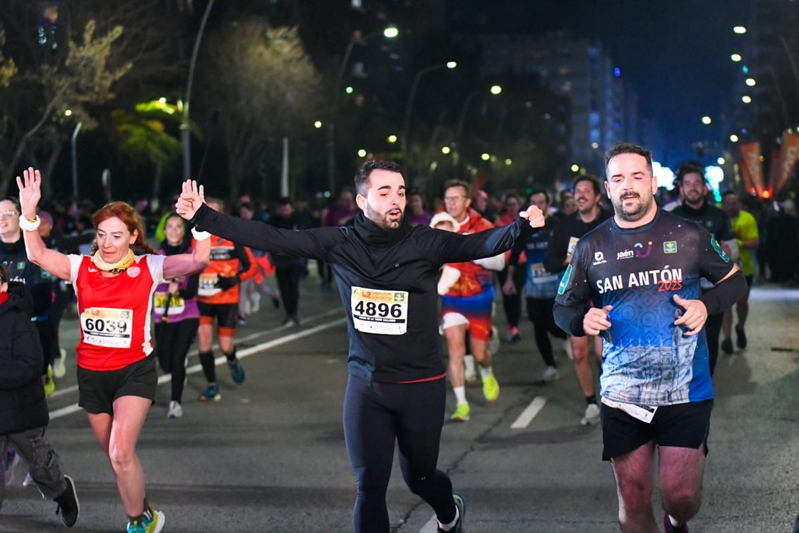 En imágenes: búscate en tu llegada a meta de la Carrera de San Antón 2025 (10)