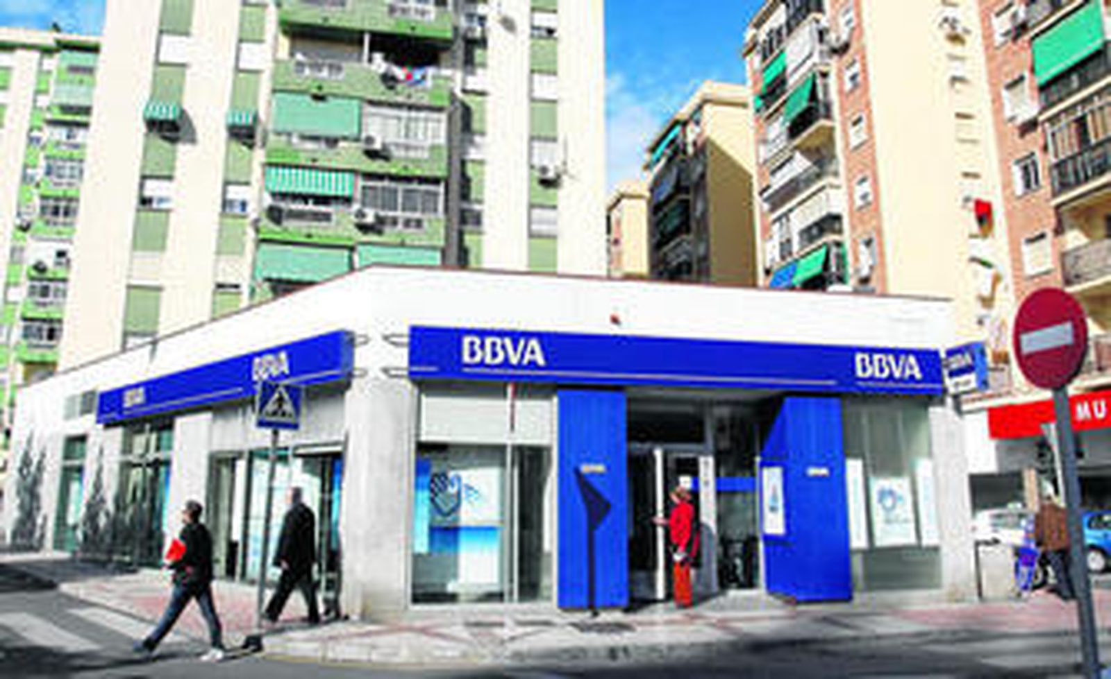 Fachada de la sucursal en la que se ha producido el atraco.