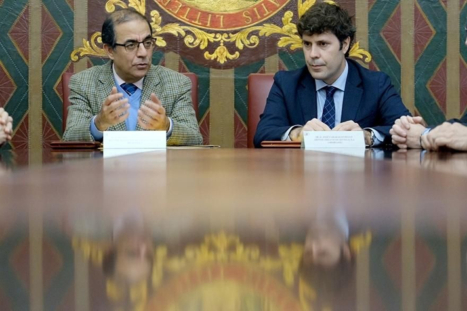 El rector de la US, Miguel Angel Castro, y el consejero delegado de Aborgase, José Caraballo.