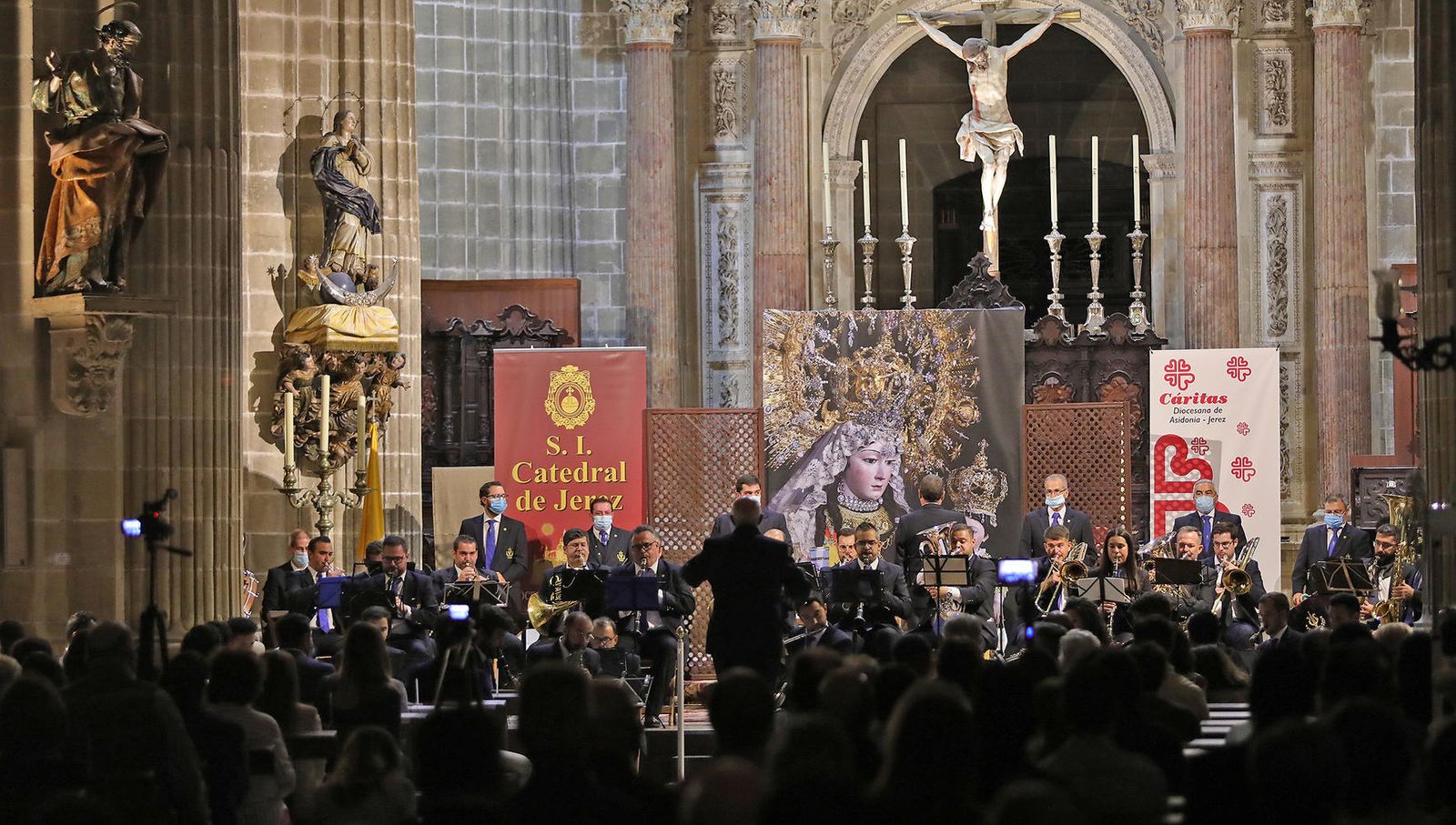 La Banda del Maestro Tejera en un concierto en la Catedral de Jerez.