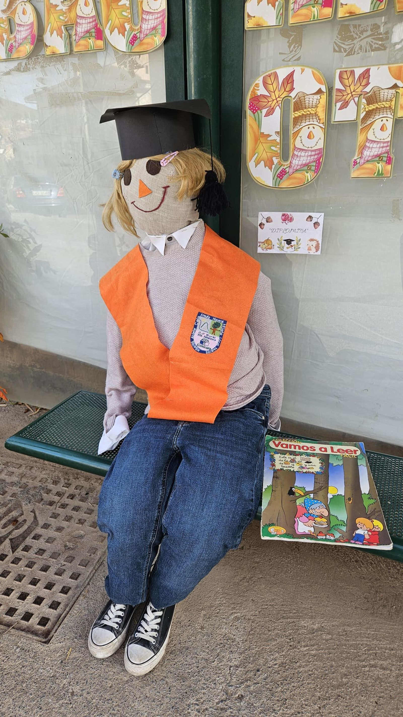 Los 40 vecinos de paja, trapo y cartón de Bacares, en fotos